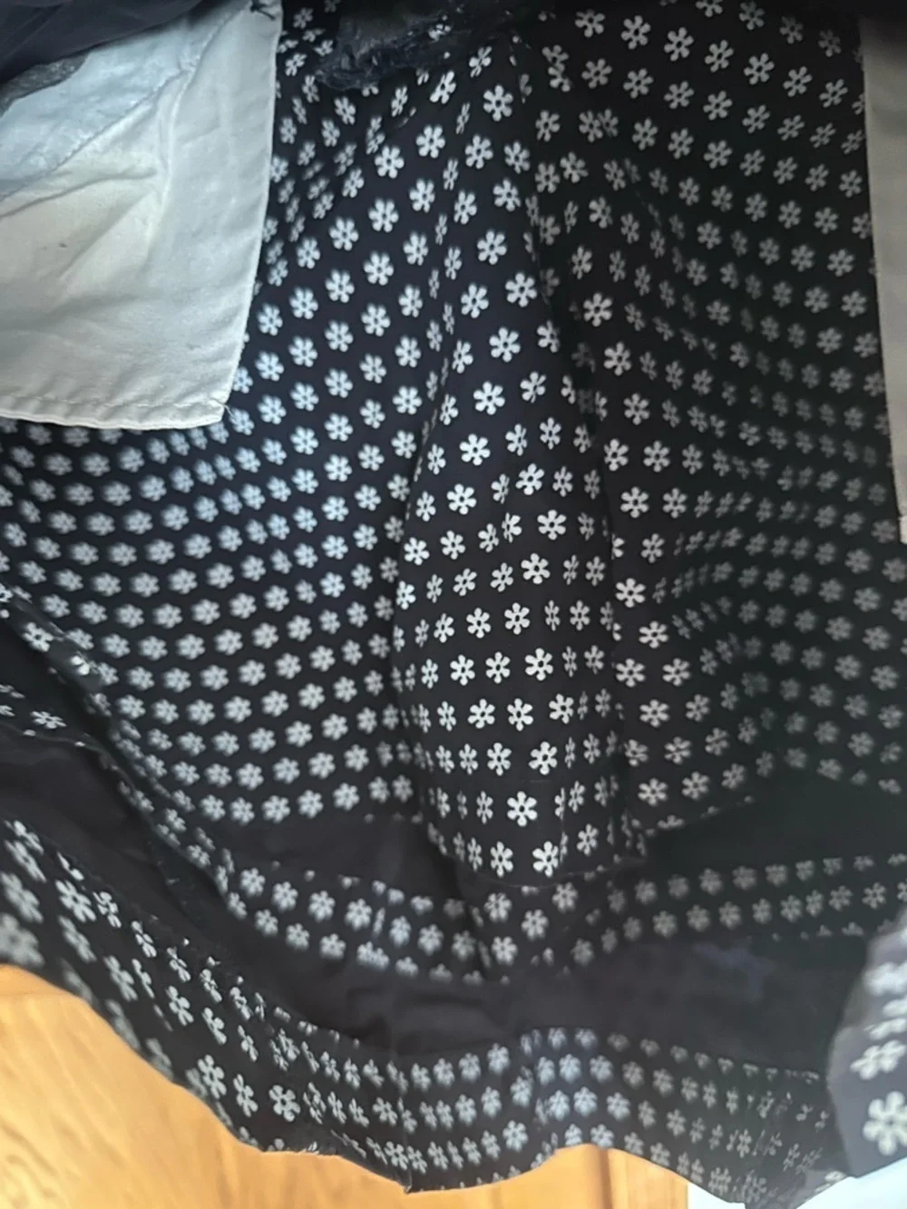 Lands' End Navy and White Daisy Patterned Skort Atheltic Outdoors Hiking